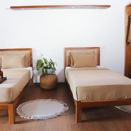 Roots Retreat Hotel Unawatuna Room photo