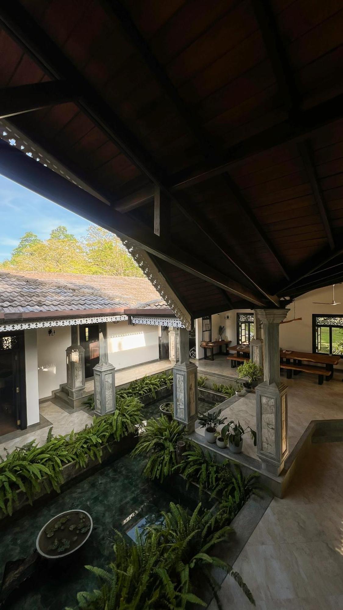 Roots Retreat Hotel Unawatuna Exterior photo