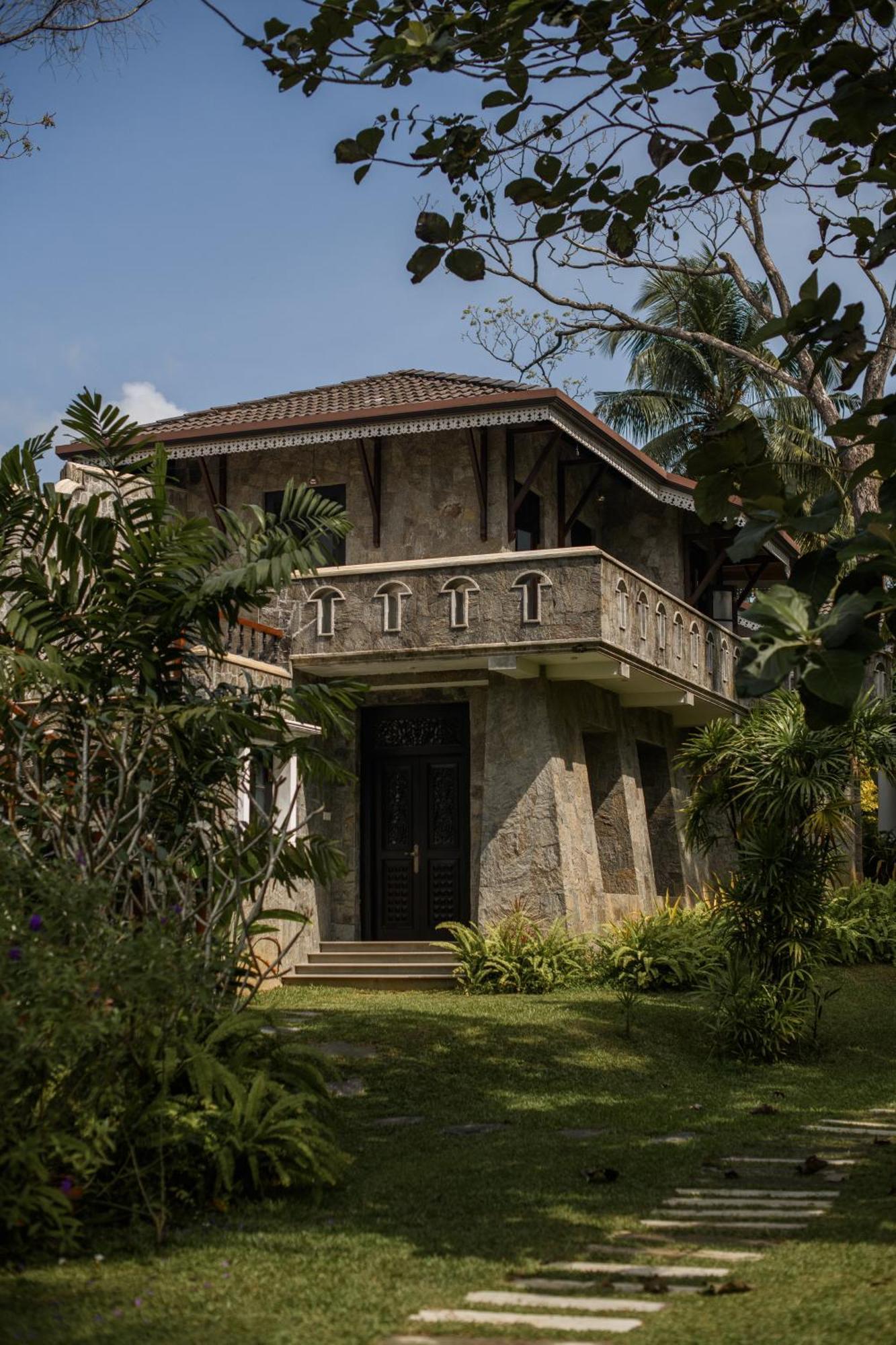 Roots Retreat Hotel Unawatuna Exterior photo